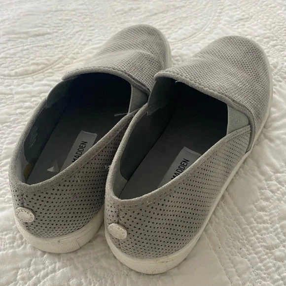 Women’s shoes - Picture 2 of 3